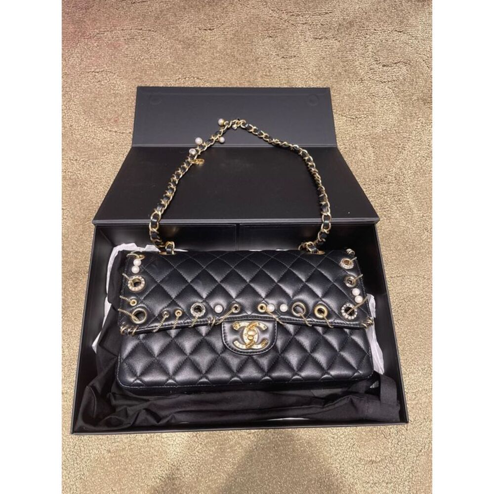 Chanel Women Pre-Loved Bag Very Good Condition